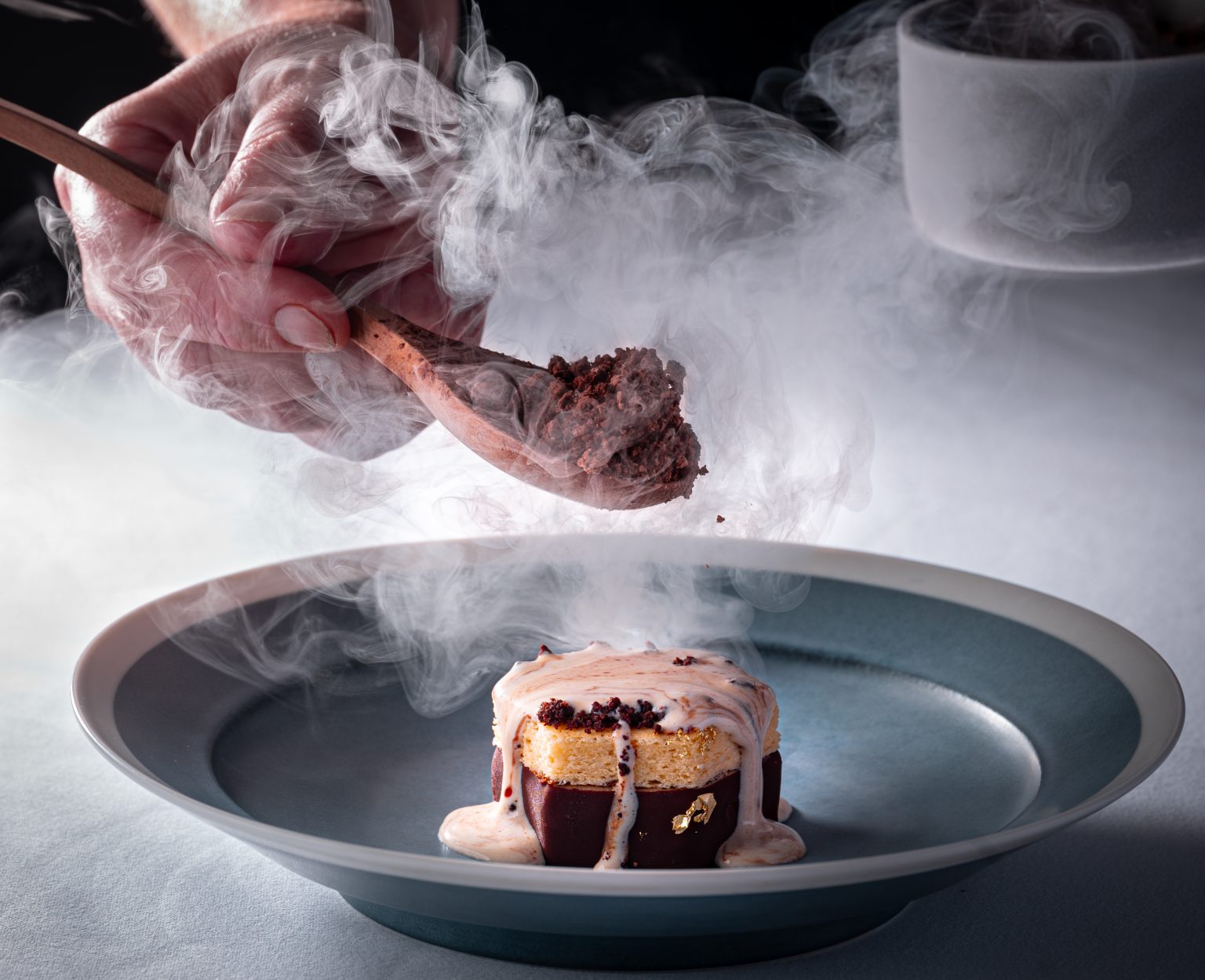 Dessert gastronomique au Blue by Alain Ducasse Bangkok, photographiée par Lucas Gurdjian, photographe culinaire spécialisé.